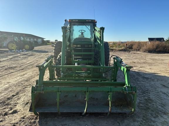 Image of John Deere 8200 equipment image 1