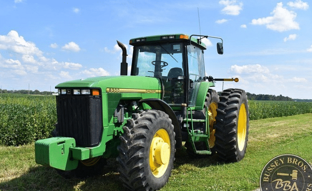 Image of John Deere 8300 equipment image 1