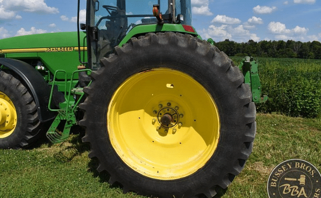 Image of John Deere 8300 equipment image 3