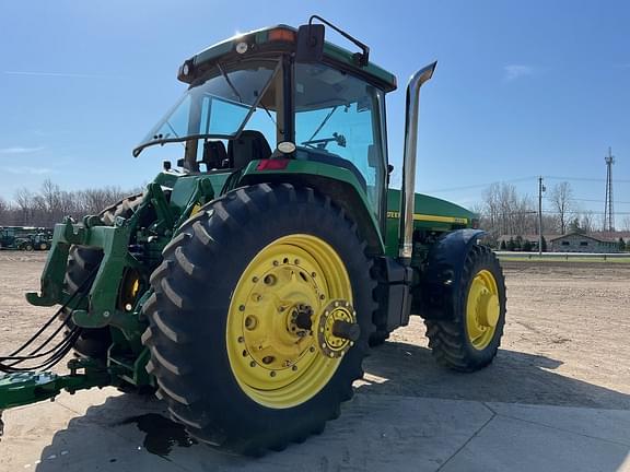 Image of John Deere 8300 equipment image 4