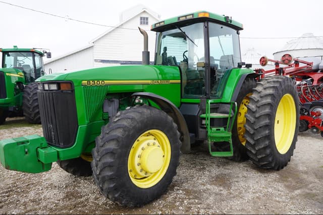 Image of John Deere 8300 equipment image 3