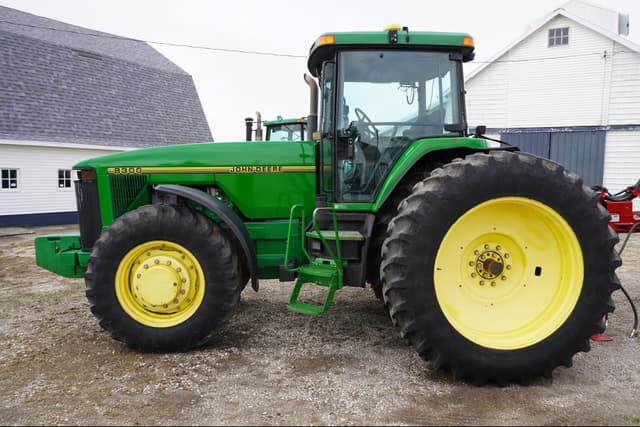 Image of John Deere 8300 equipment image 4