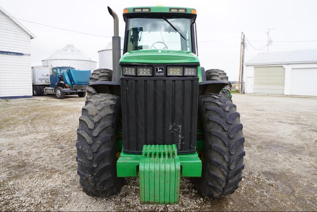 Image of John Deere 8300 equipment image 1