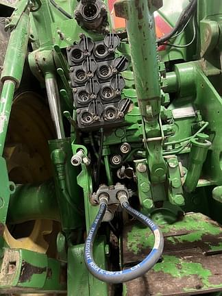 Image of John Deere 8300 equipment image 3