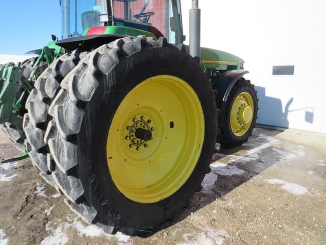 Image of John Deere 8300 equipment image 1