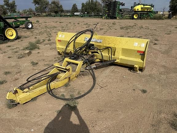 Image of John Deere 8300 equipment image 1