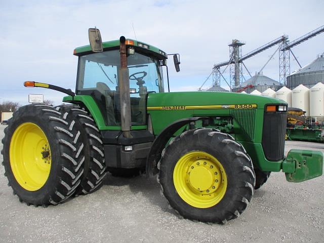 Image of John Deere 8300 equipment image 1