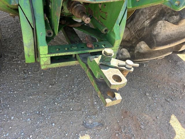 Image of John Deere 8300 equipment image 4