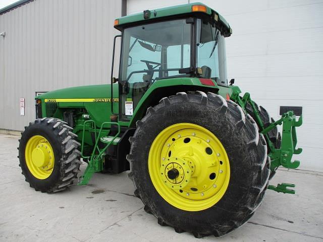 Image of John Deere 8300 equipment image 4