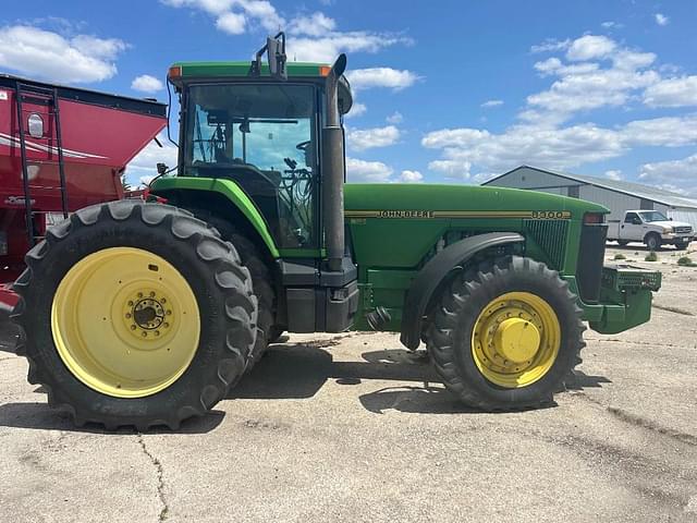 Image of John Deere 8300 equipment image 1