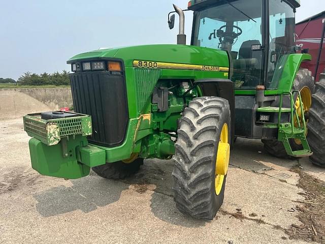 Image of John Deere 8300 equipment image 3