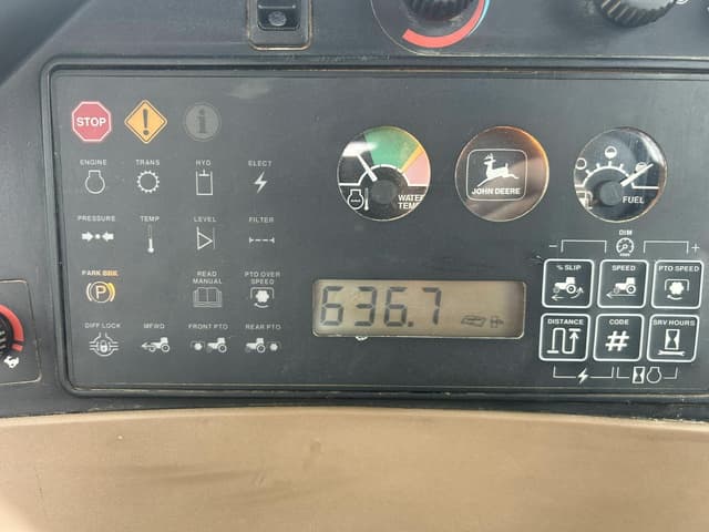 Image of John Deere 8400 equipment image 3