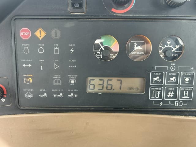 Image of John Deere 8400 equipment image 3