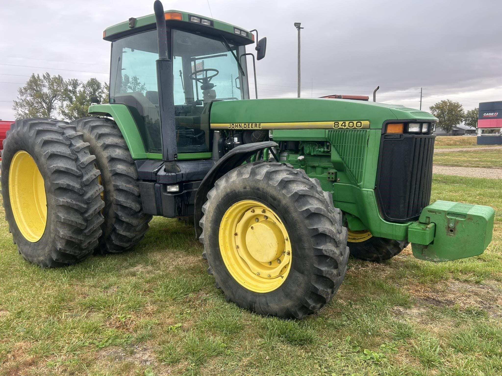 1996 John Deere 8400 Equipment Image0