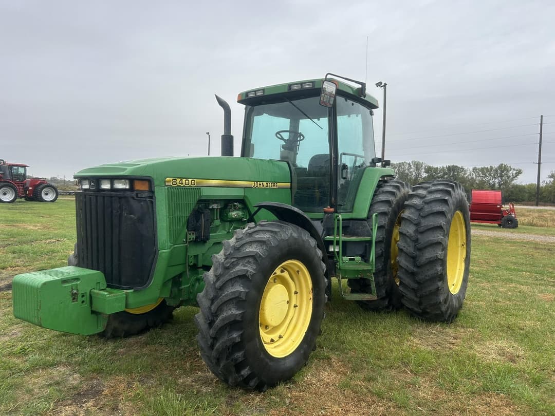 Image of John Deere 8400 Primary image