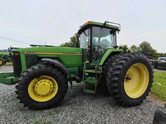 Image of John Deere 8400 equipment image 4