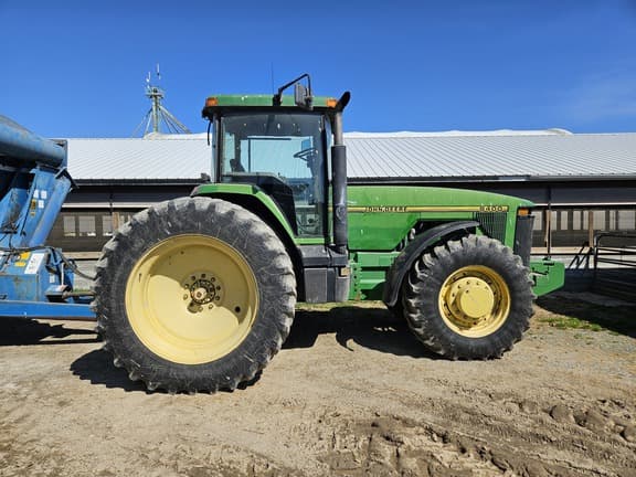 Image of John Deere 8400 equipment image 1