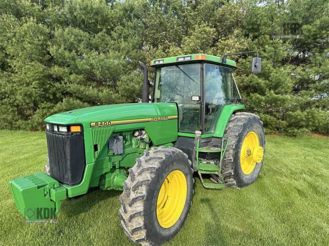 Image of John Deere 8400 equipment image 4