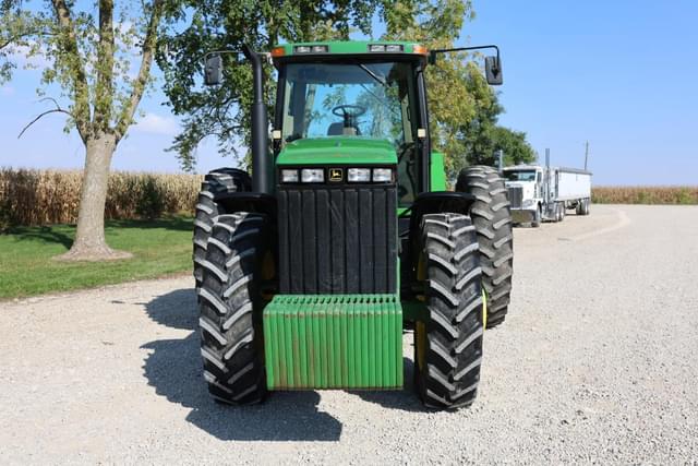 Image of John Deere 8400 equipment image 3