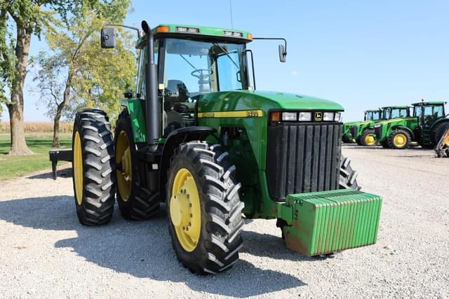 Image of John Deere 8400 equipment image 4