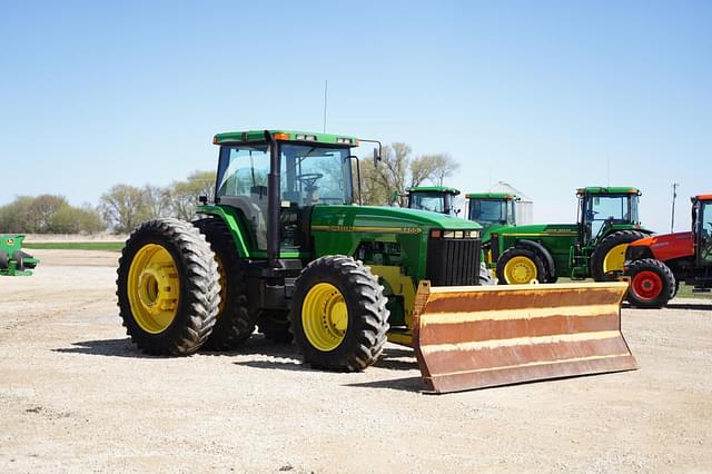 Image of John Deere 8400 equipment image 2