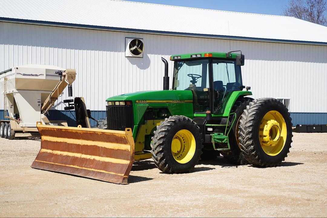 Image of John Deere 8400 Primary image