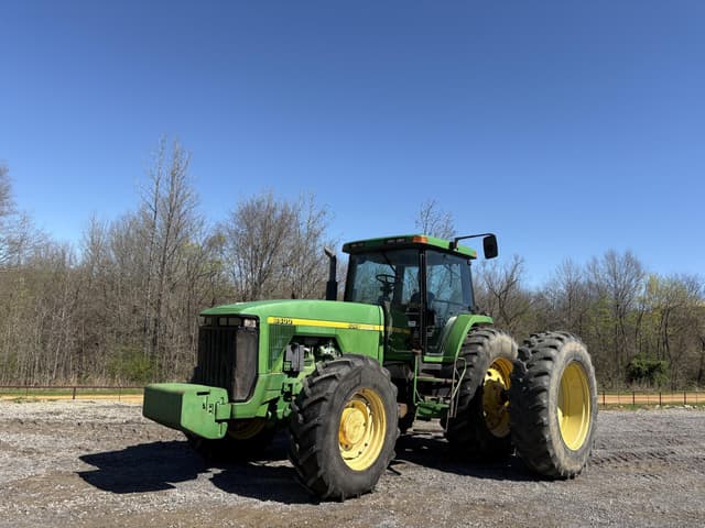 Image of John Deere 8400 equipment image 1