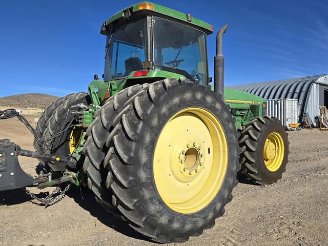 Image of John Deere 8400 equipment image 2