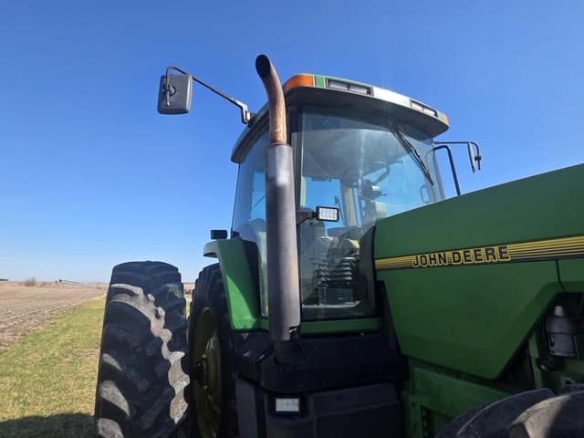 Image of John Deere 8400 equipment image 3