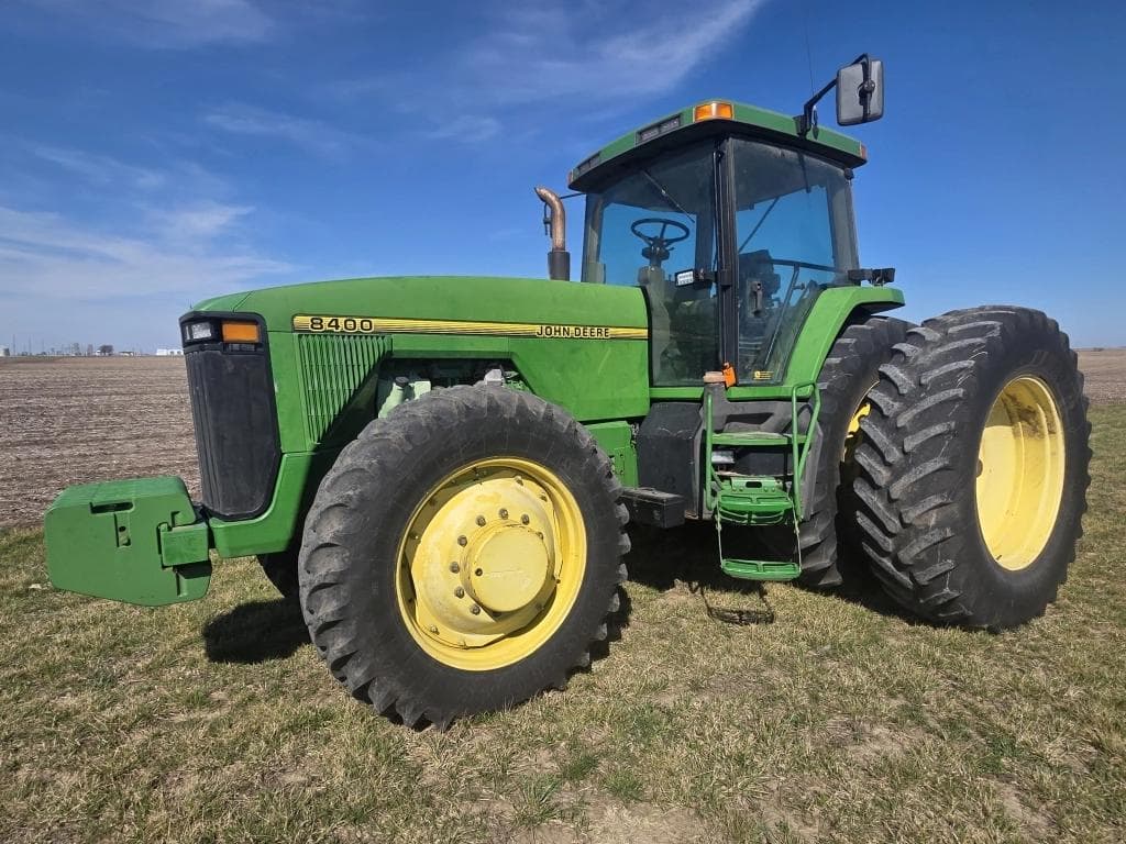 Image of John Deere 8400 Primary image