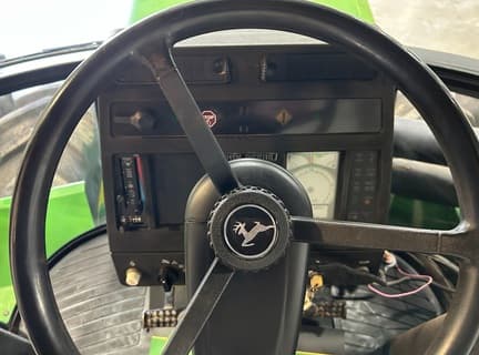 Image of John Deere 8570 equipment image 4