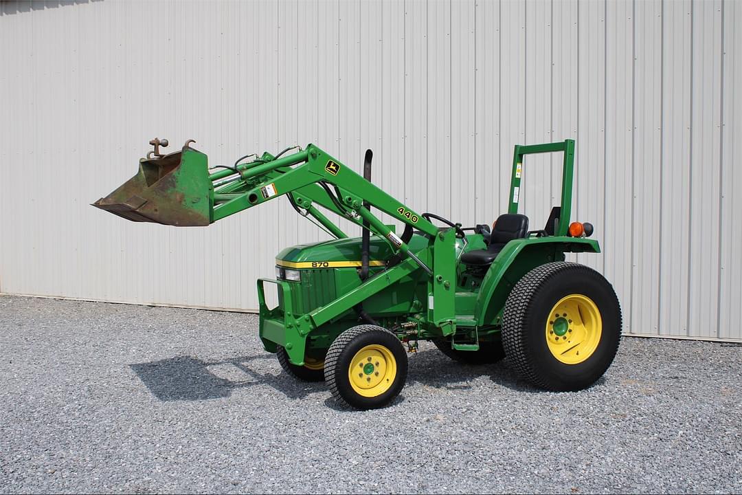 Image of John Deere 870 Primary image