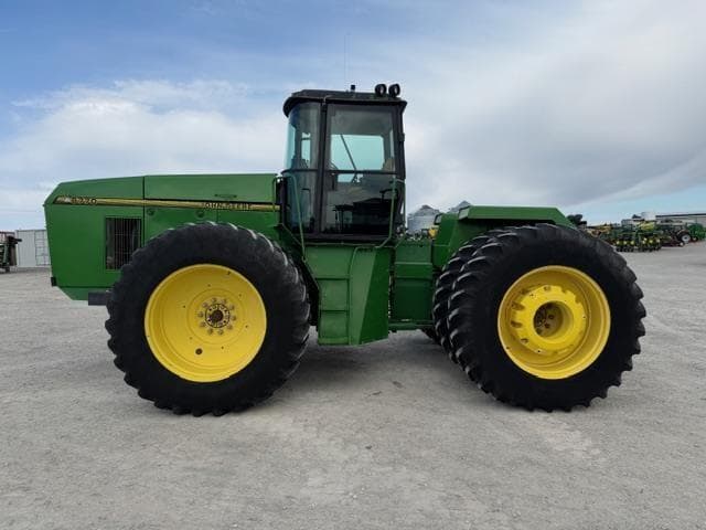 Image of John Deere 8770 equipment image 1