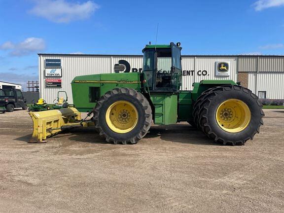 Image of John Deere 8870 equipment image 1