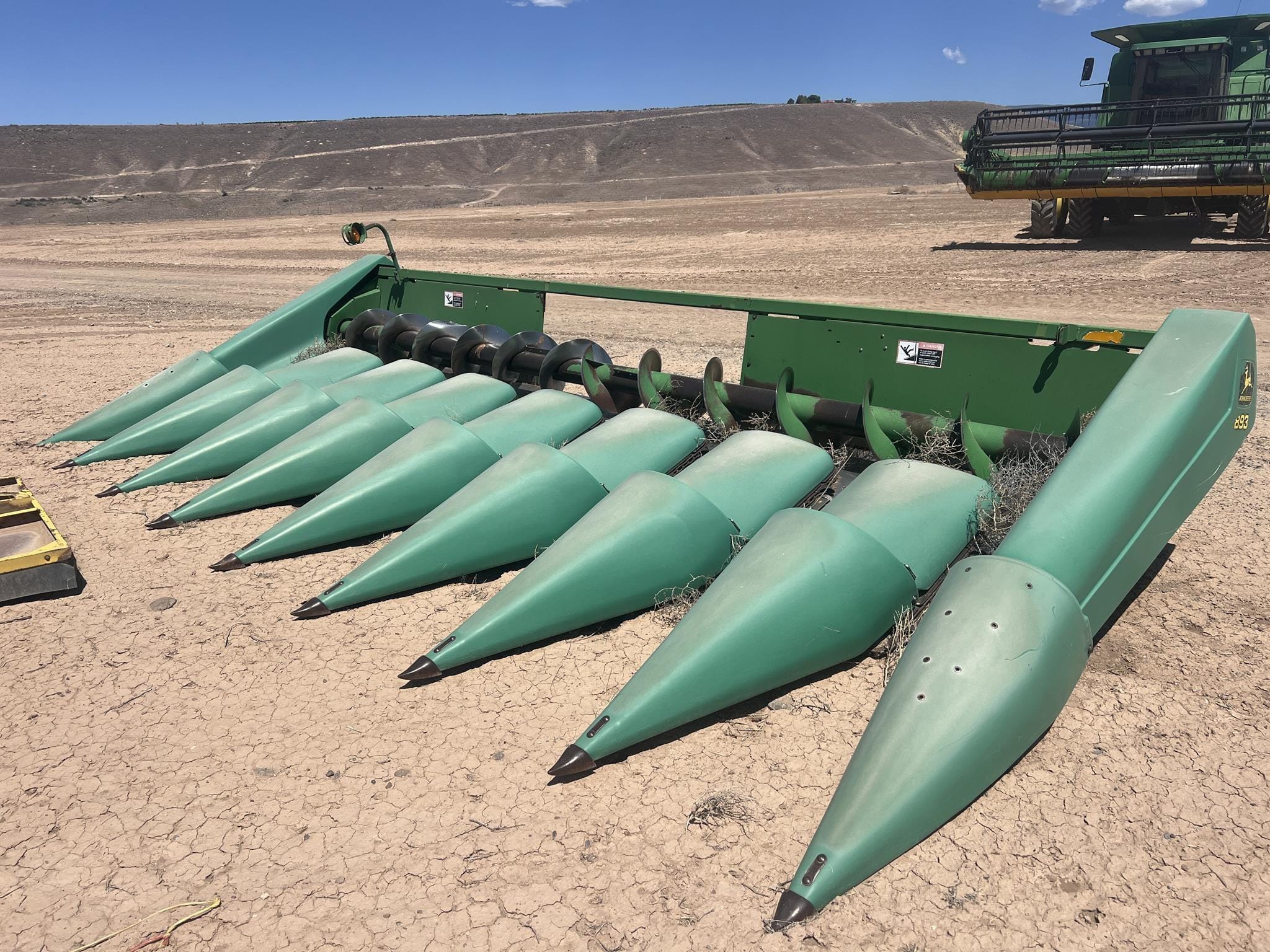 1996 John Deere 893 Equipment Image0