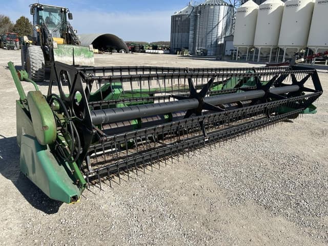 Image of John Deere 920 equipment image 2