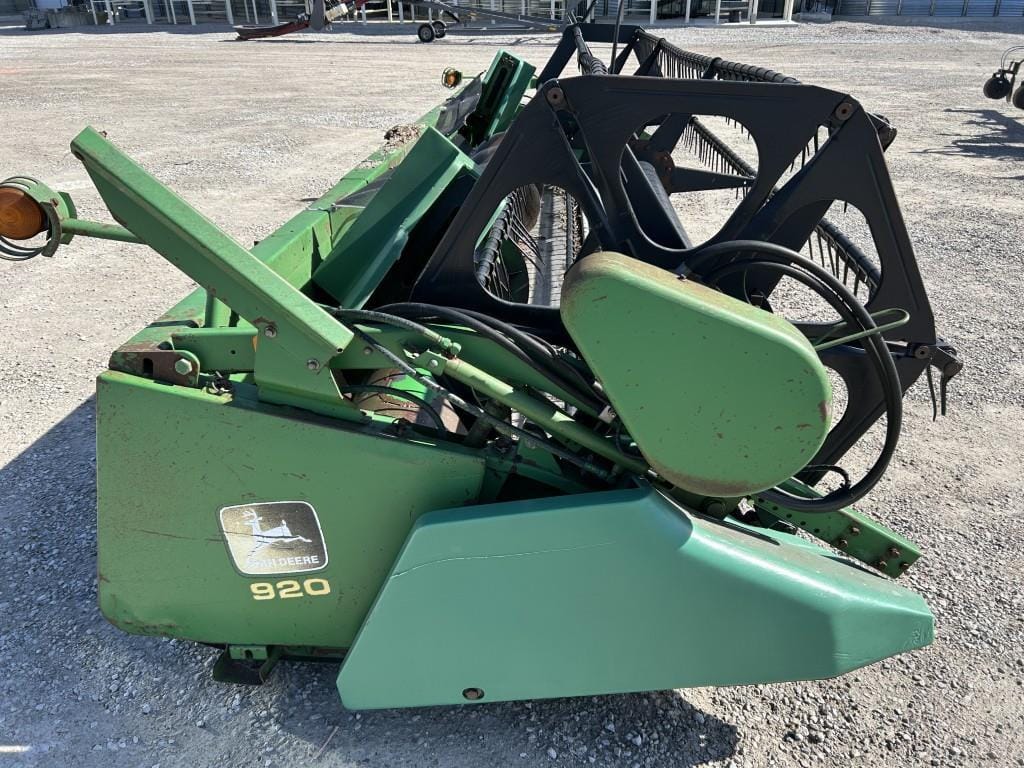 1996 John Deere 920 Equipment Image0