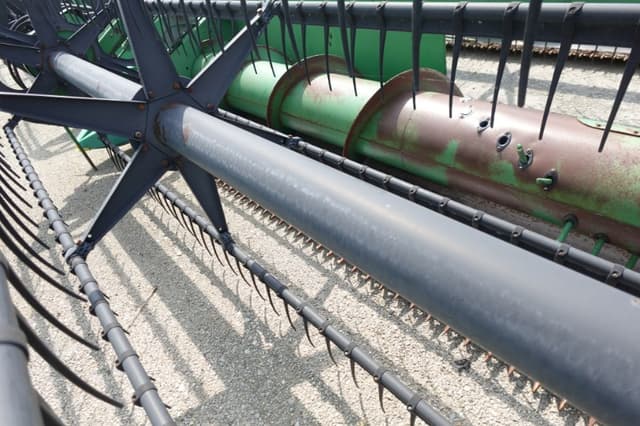 Image of John Deere 920 equipment image 1