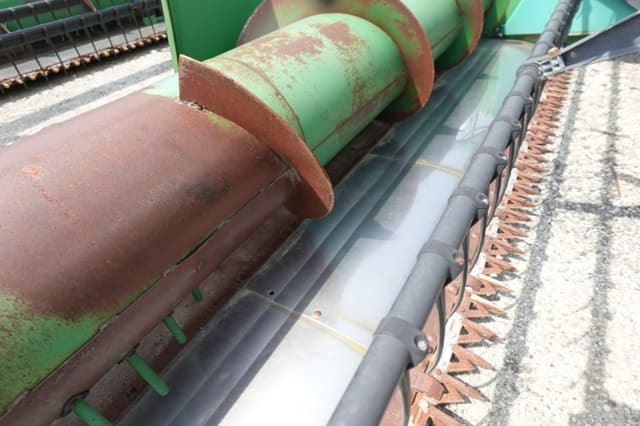 Image of John Deere 920 equipment image 3