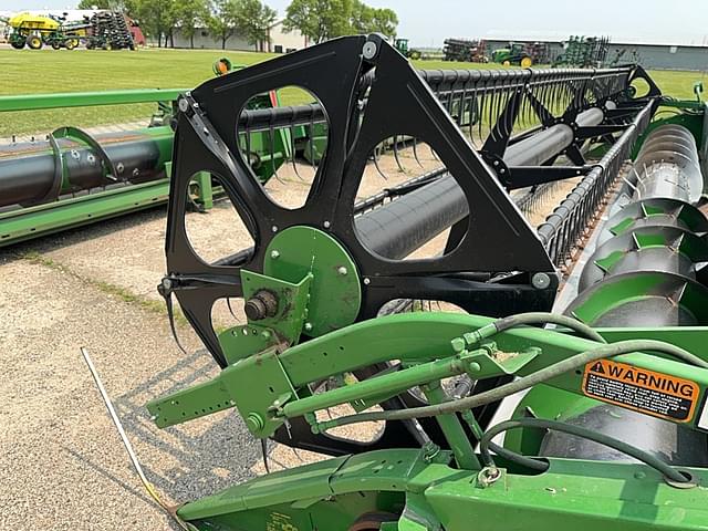 Image of John Deere 925 equipment image 2