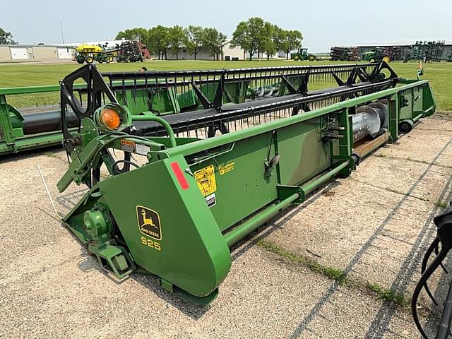 Image of John Deere 925 equipment image 1