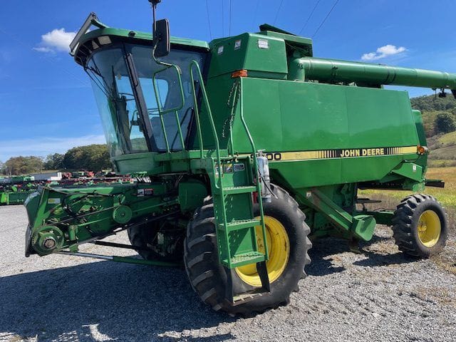1996 John Deere 9400 Equipment Image0