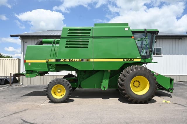 Image of John Deere 9500 equipment image 1