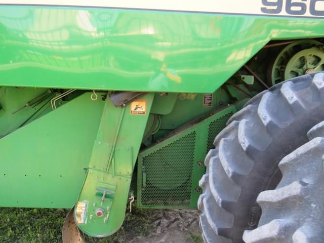 Image of John Deere 9600 equipment image 4