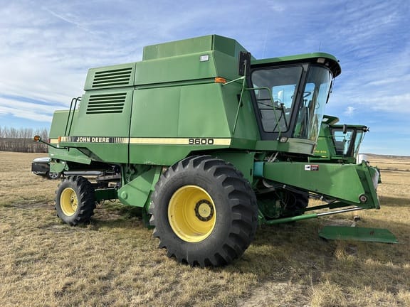 1996 John Deere 9600 Equipment Image0