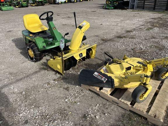 Image of John Deere F525 equipment image 3