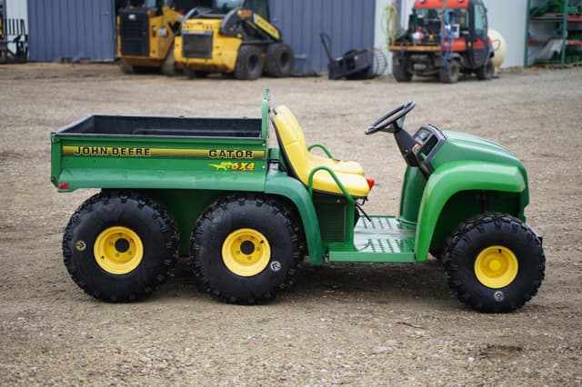 Image of John Deere Gator equipment image 3