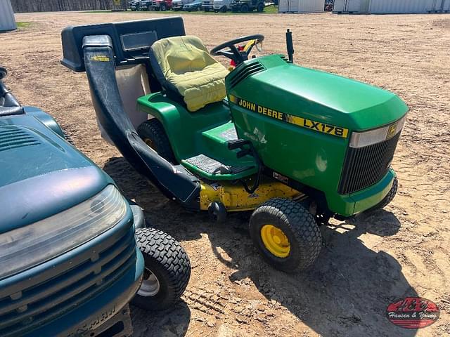 Image of John Deere LX178 equipment image 4
