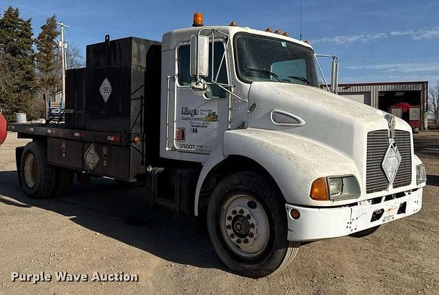 Image of Kenworth T300 equipment image 2
