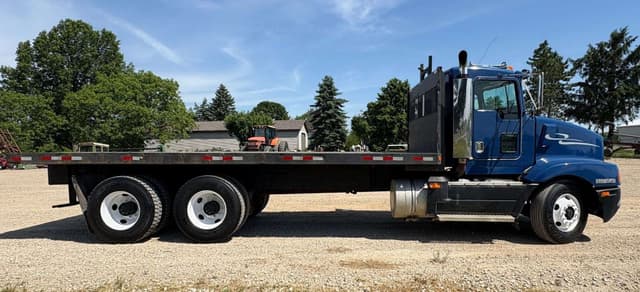 Image of Kenworth T400 equipment image 2